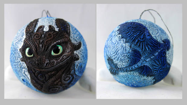 Toothless Christmas ball