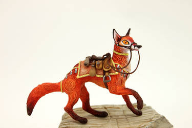 Saddled fox