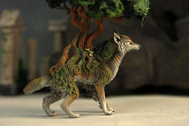 Tree wolf