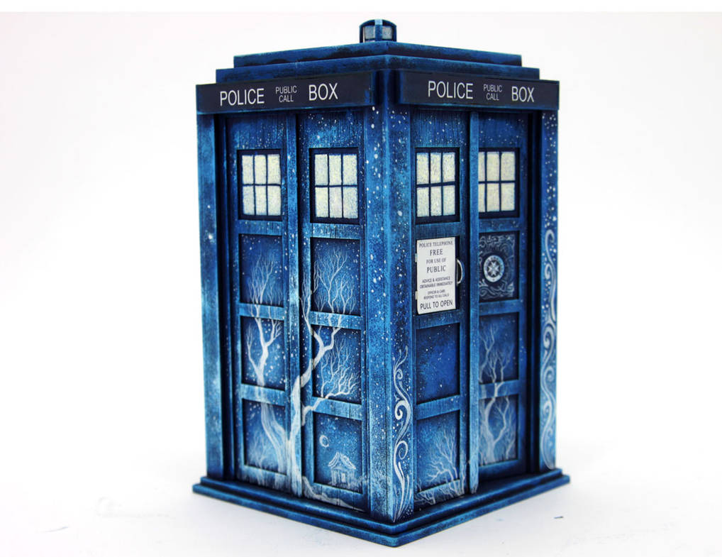 Christmas Tardis in my style by hontor