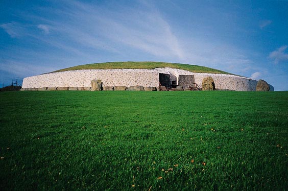 newgrange tomb ireland