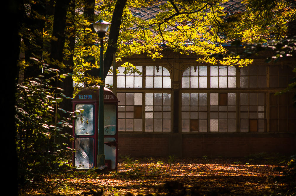 Abandoned Telephone Booth by torobala