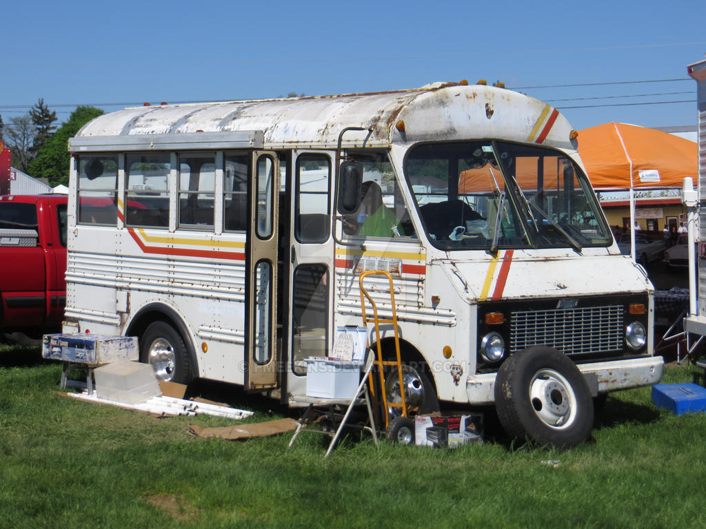 Rusted Bus by FMeekins on DeviantArt