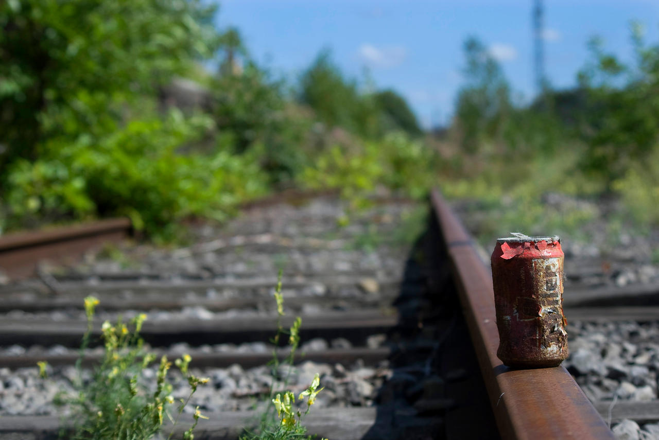Can on a track by foxblock