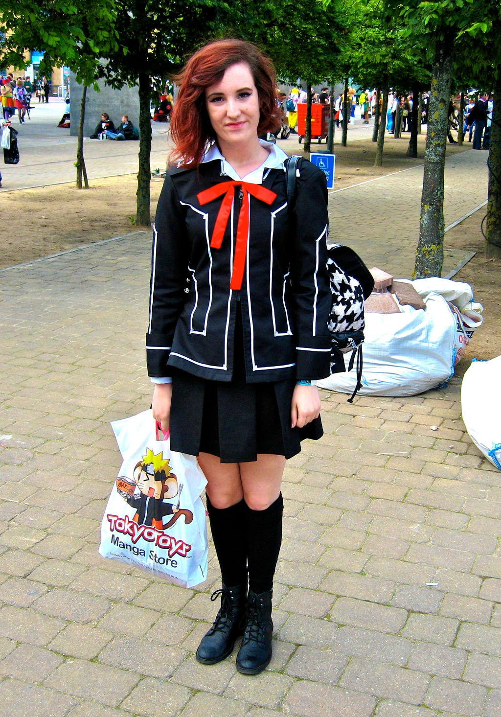 Vampire Knight schoolgirl