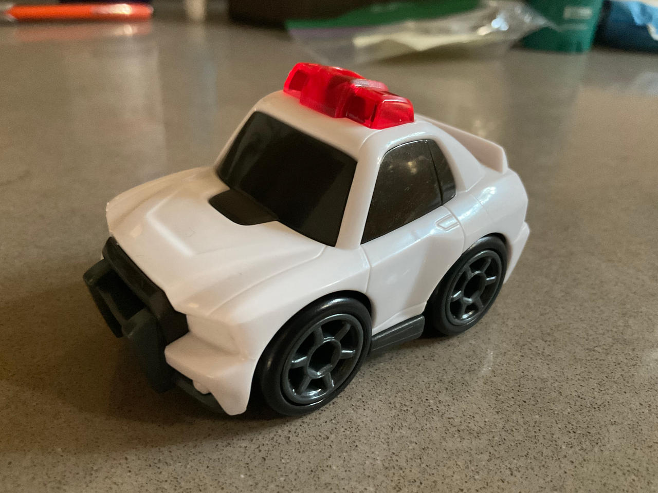 Zuru PoliceR