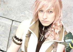 Lightning Cosplay - Right into your eyes