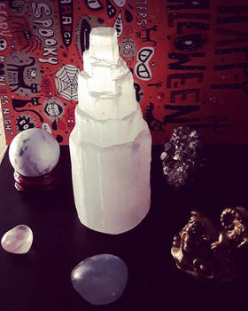 glowing selenite 