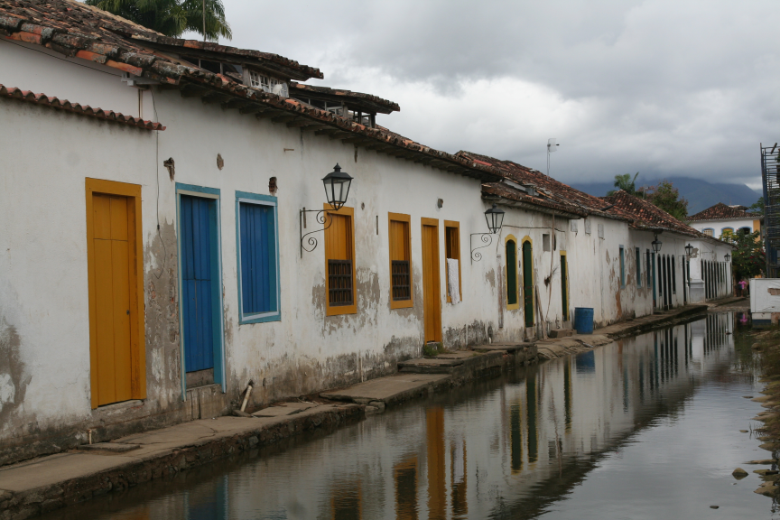 Tide in Paraty