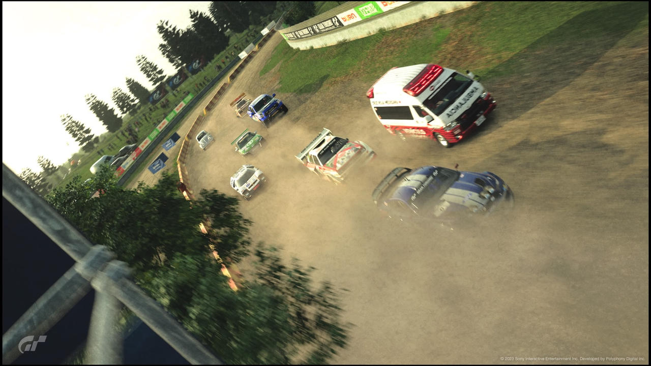 Nova atualização de Gran Turismo 7 tem até uma minivan