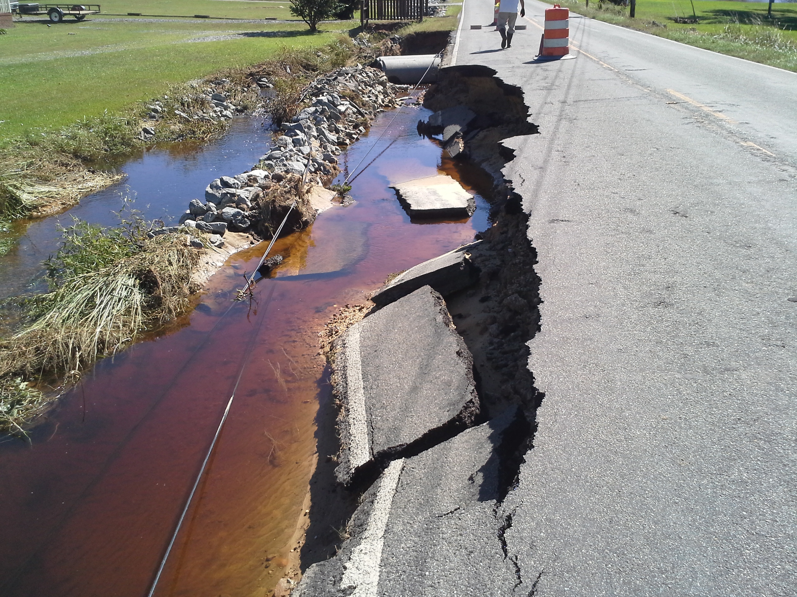 Matthew aftermath collapsed road (top view)