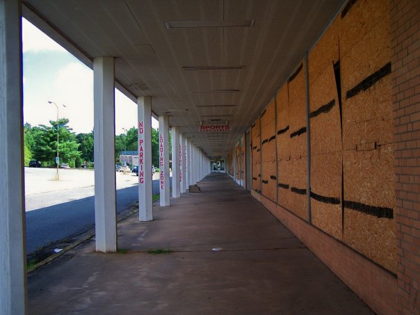 Corridors of Crap: Boarded Businesses