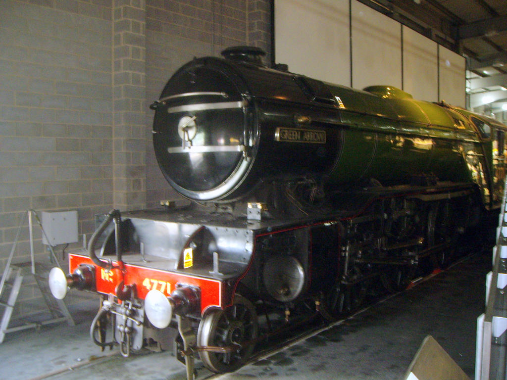 LNER V2 Green Arrow 2013 by Hilltrack on DeviantArt