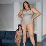 Huge-Goddess-Giantessa Amazon Aly and Petite Girls