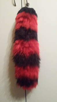 Yarn Tail - Black and Red Striped