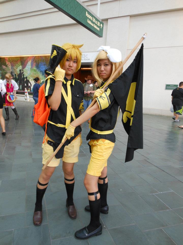 Kawaiikon 2012: Vocaloid Kagamine Rin and Len