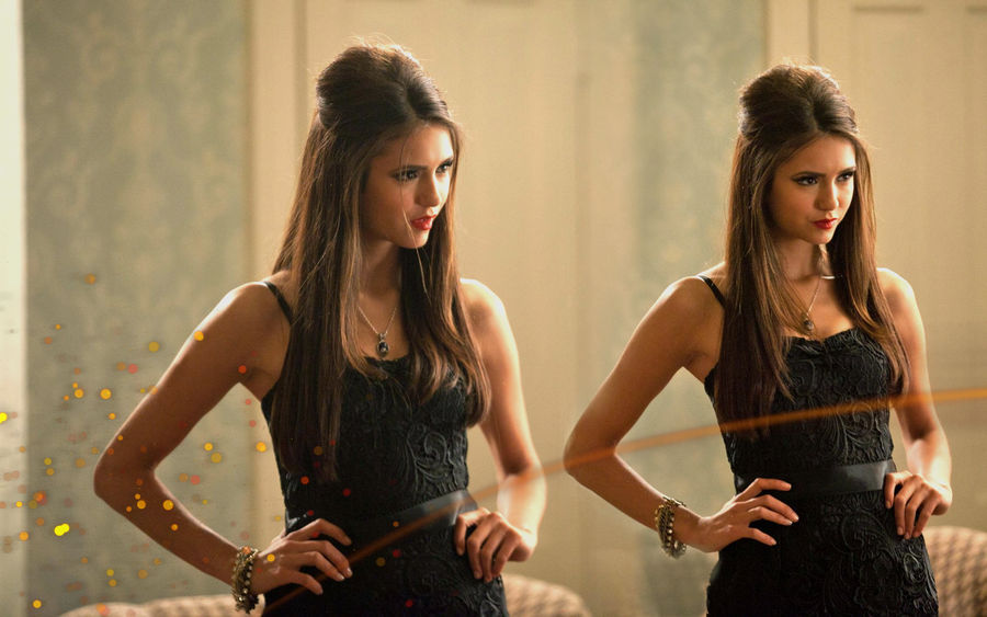 Imagem de Katherine vs Elena #111130642