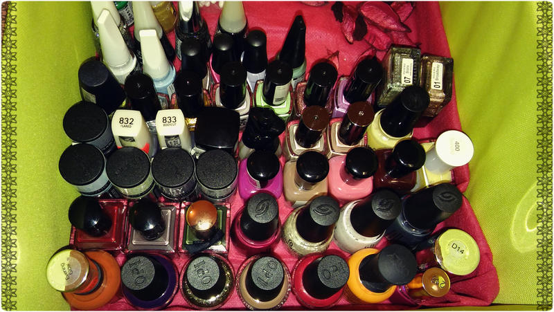 2016-10-30 Nail Polish collectsion