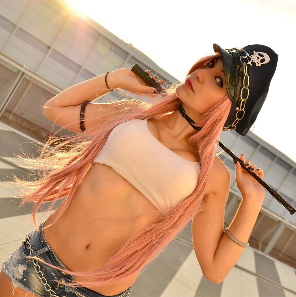 Poison Street Fighter Cosplay