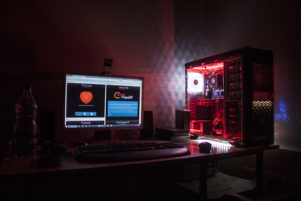 CypherVisor's Workstation Desk - With LEDs