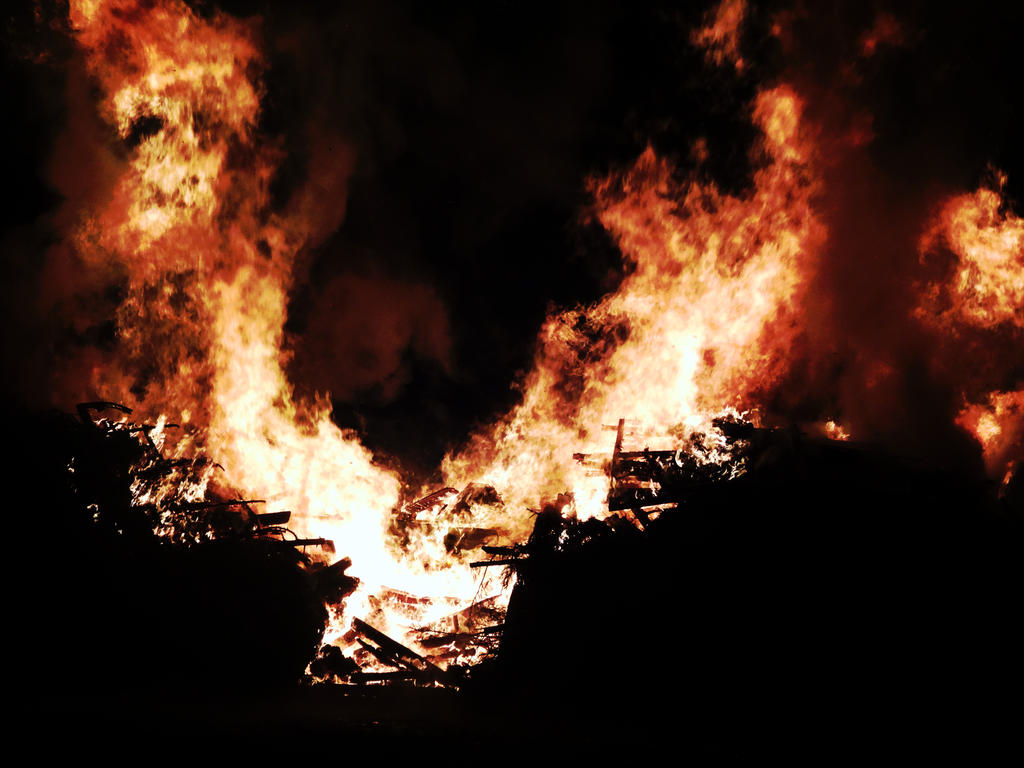 Flamming Rage Raging Fire by LexisPhotos on DeviantArt