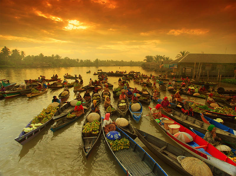 floating market at Banjarmasin