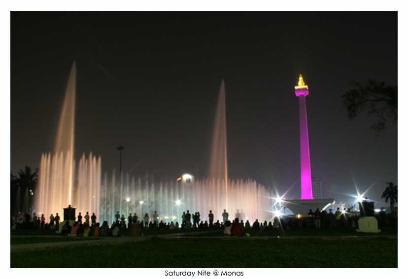 Saturday Nite at Monas