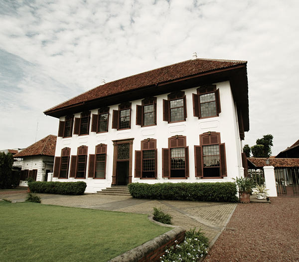 Gedung Arsip by indonesia on DeviantArt