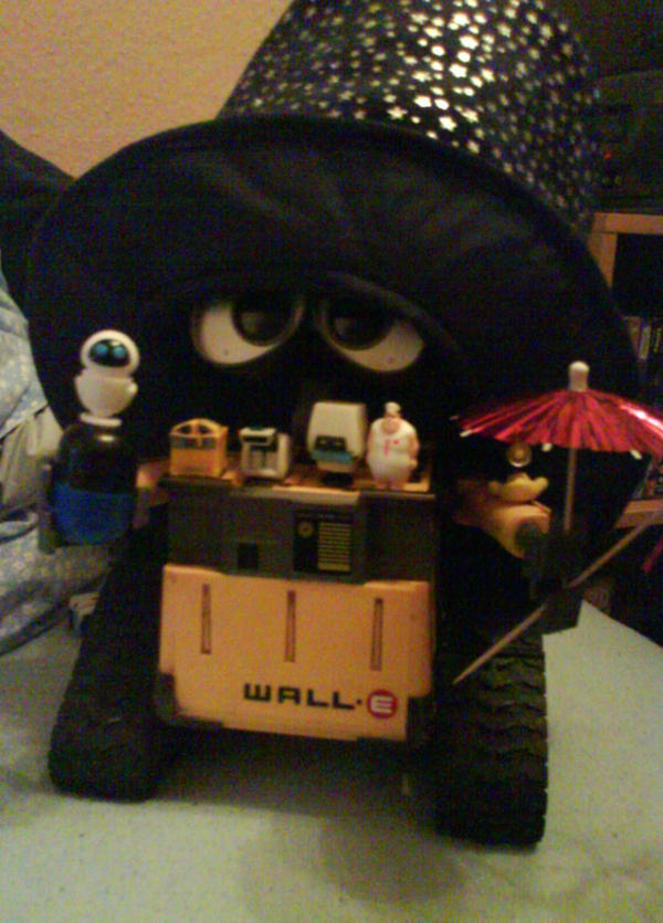 Wall-E is ready for t New Year