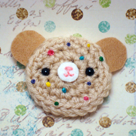 Amigurumi rainbow cookie bear