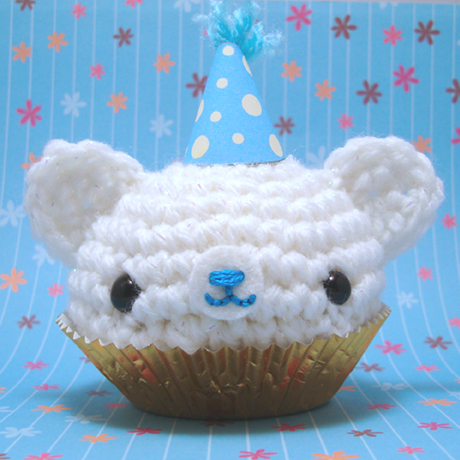 Birthday Cupcake bear whb