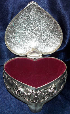 Open Heart Jewelry Box