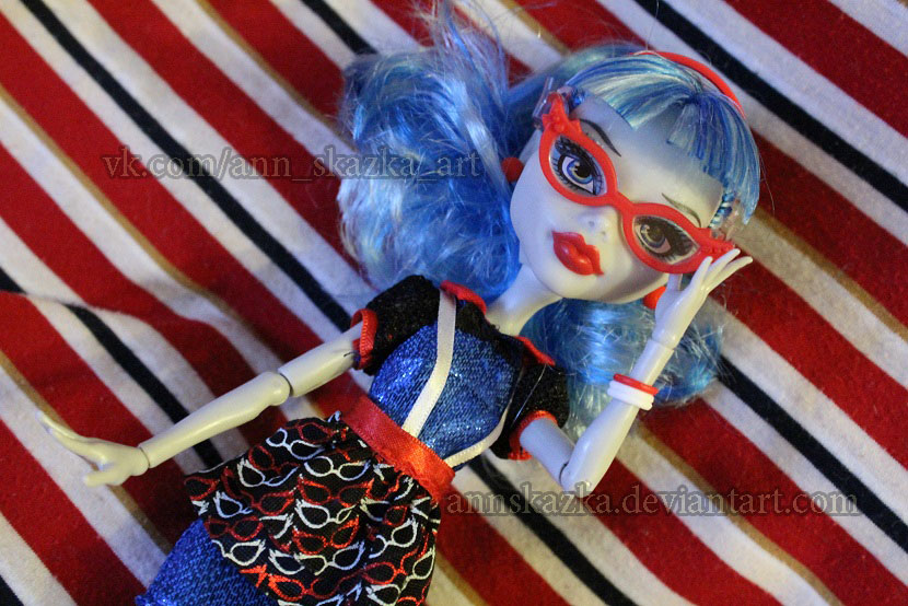 Ghoulia Yelps