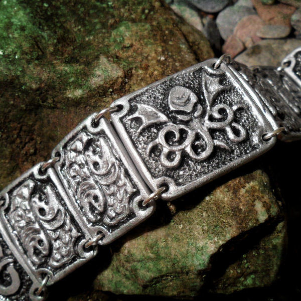 Cthulhu Bracelet (silver grey)