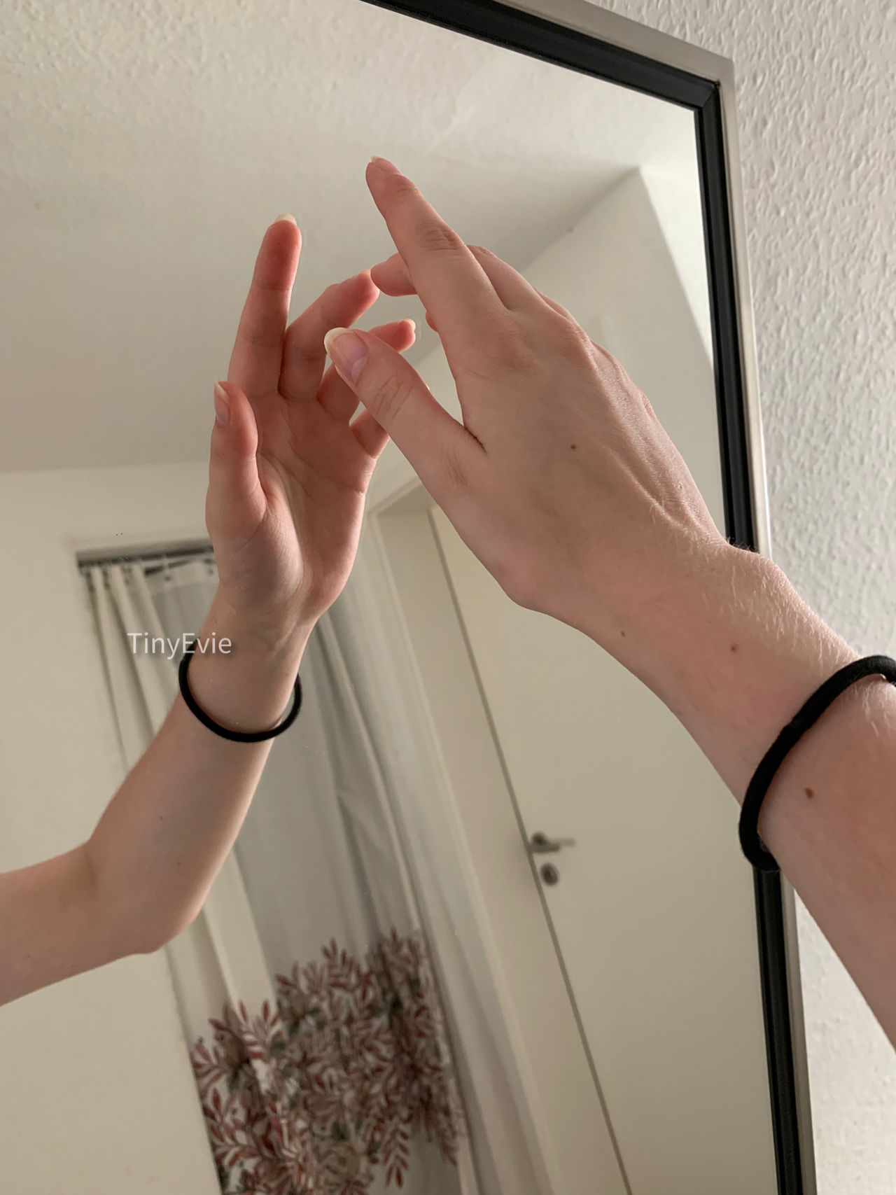 Female hand reflection with big mirror by TinyEvie on DeviantArt