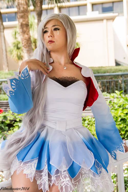 Weiss Schnee Dignified