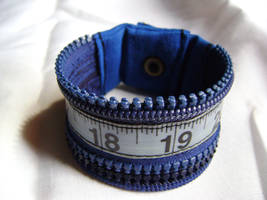 Bracelet en zip galon a mesure bleu