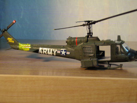 1/72 USA UH-1 Huey 2