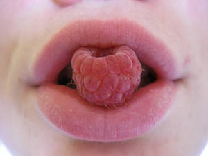 Kiss of raspberry
