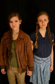 Katniss and Prim cosplay