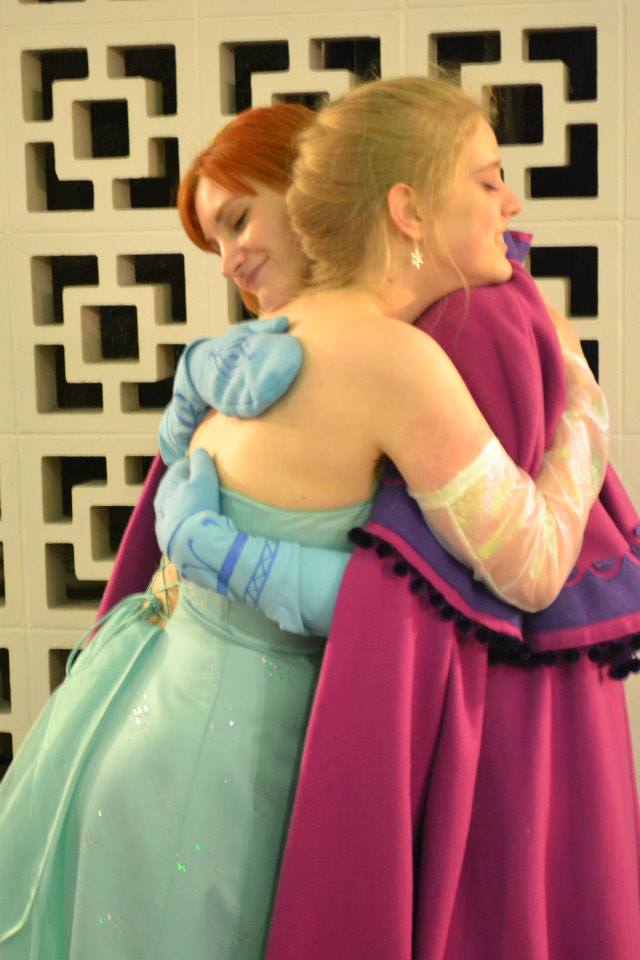 Anna and Elsa hugging