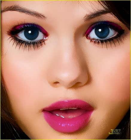 Selena Gomez Make up