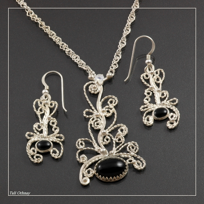 Onyx and Moonstone Filigree