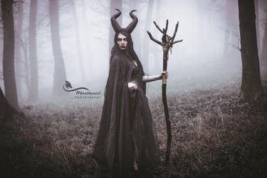Maleficent- Black Queen. by LucreciaMortishia