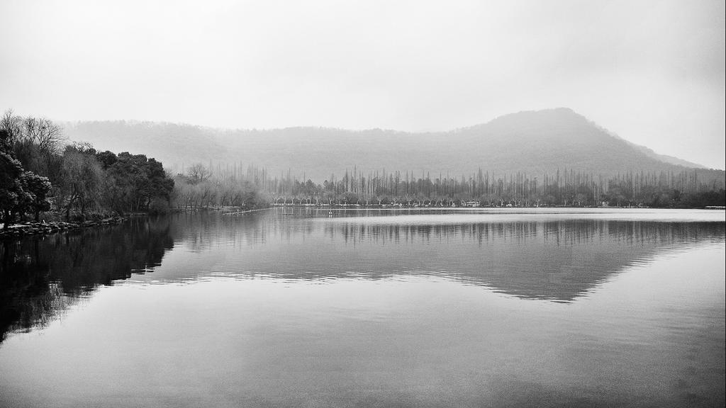 The West Lake of Hangzhou in Feb. 11