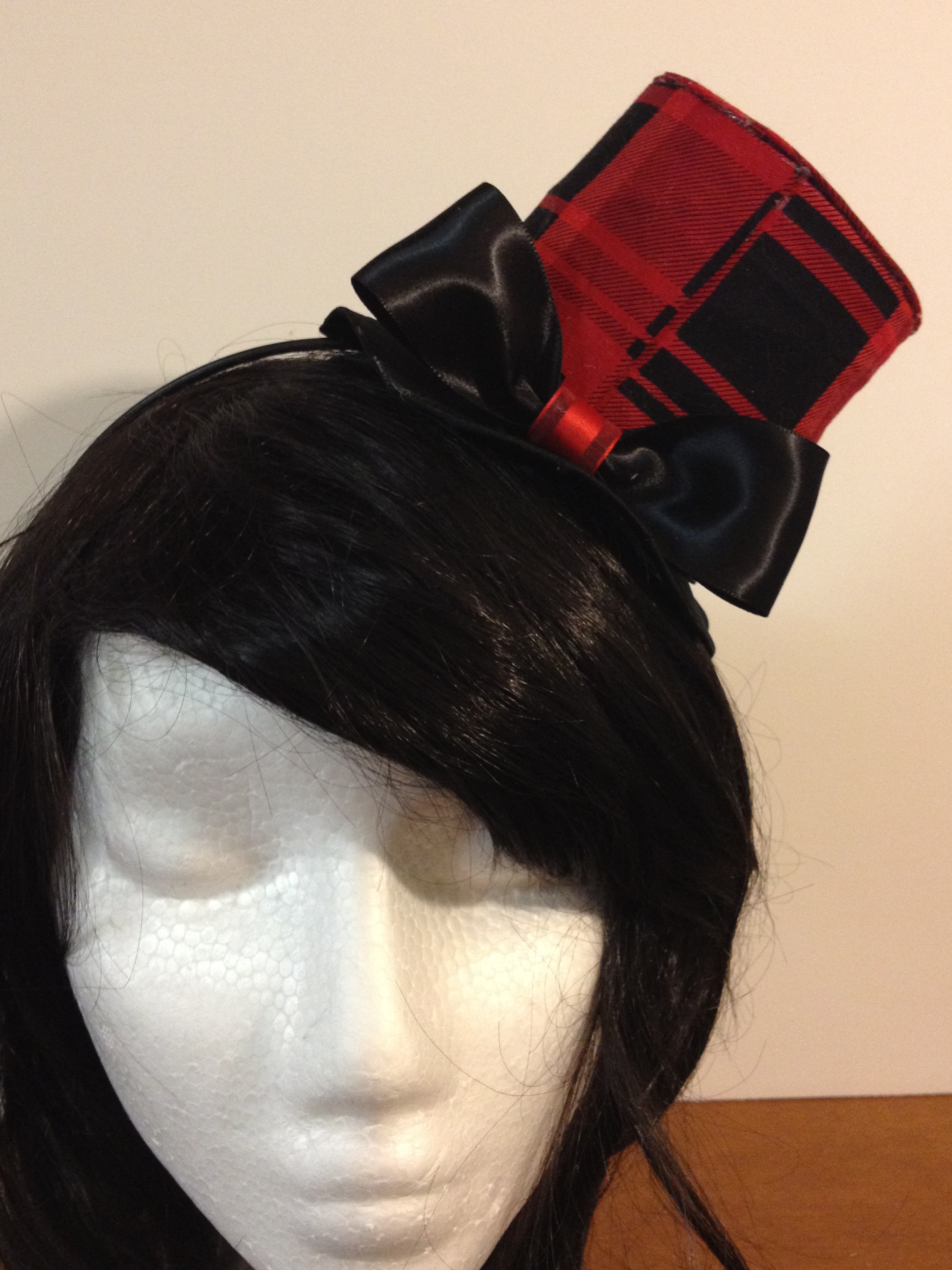 Black/red plaid tophat