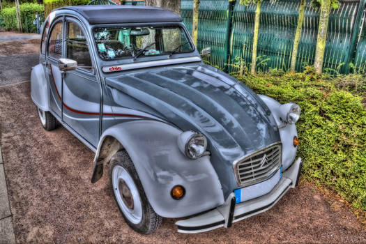 Citroen 2 cv CHIC 01 HDR