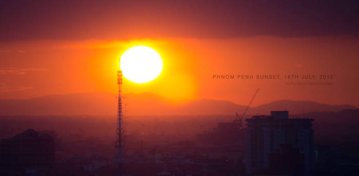 Sunset, Phnom Penh, 16th July 2012.