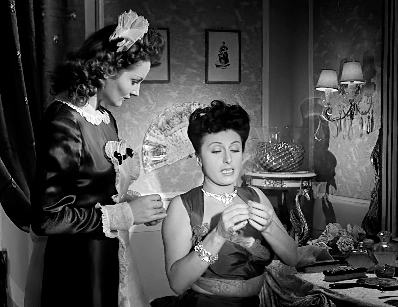 Abbasso la ricchezza (Peddlin' in Society) - 1946 by maidsuzie on ...