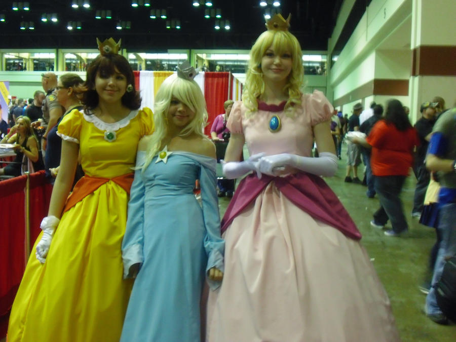 Megacon '10: Mario Princesses